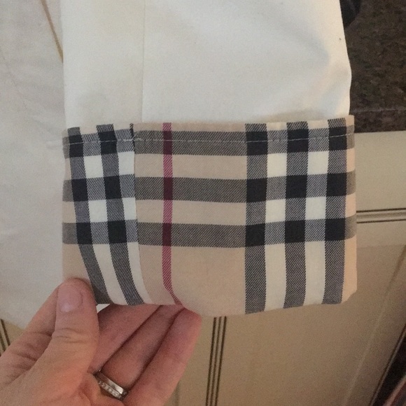 White Burberry raincoat with detachable hood - Picture 4 of 8